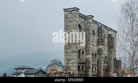 Aosta, Italien - 17.02.2018: die Ruinen der alten römischen Theater Ende der Regierungszeit des Augustus in Aosta, Italien gebaut, einige Jahrzehnte nach der Gründung der Stockfoto