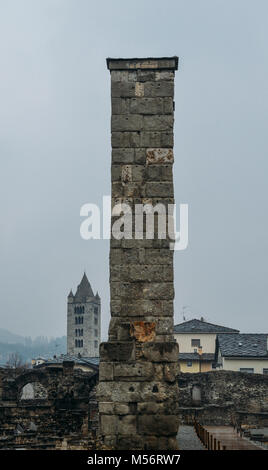 Aosta, Italien - 17.02.2018: die Ruinen der alten römischen Theater Ende der Regierungszeit des Augustus in Aosta, Italien gebaut, einige Jahrzehnte nach der Gründung der Stockfoto