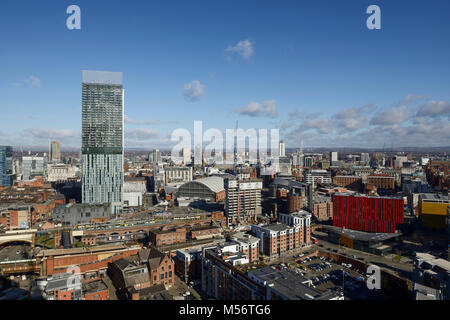 Manchester City Skyline im Sonnenschein einschließlich Beetham Tower, Manchester Central und Home Stockfoto