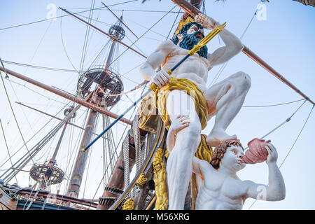 Nahaufnahme von repräsentationsfigur auf Piratenschiff Stockfoto