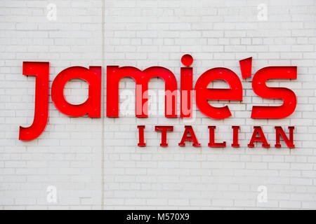 Jamie's Italian Restaurant in der Stierkampfarena von Birmingham im Besitz von Jamie Oliver. Stockfoto