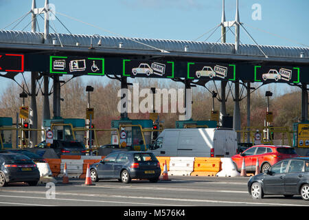 Die mautstellen auf der zweiten Severn Überqueren, auch genannt der Severn Bridge und SSC, die Brücke über die Autobahn M4 in England und Wales Stockfoto