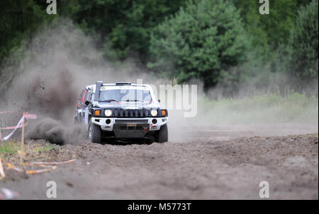 Warschau, Polen - 11. JULI 2015: Polnische Safari Rally Cross Meisterschaft Stockfoto