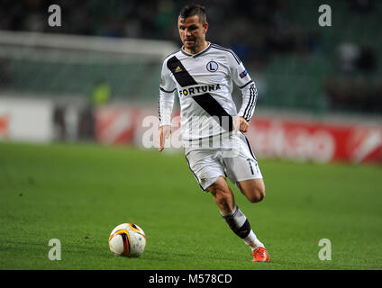 Warschau, Polen - 22. OKTOBER 2015: UEFA Europa League Gruppenphase Legia Warschau Club Brugge Belgien o/p: Tomasz Brzyski Stockfoto