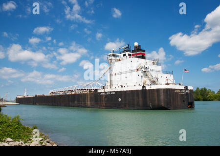 Die John J. Boland Selbstentladewagen bulk carrier, der durch die Welland Canal Stockfoto