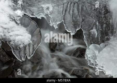 Ventilator fällt im Winter Alberta Kanada Stockfoto