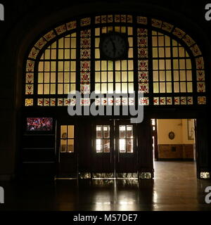 Haydarpasa Bahnhof auf der asiatischen Seite von Istanbul. Jetzt geschlossen, aber mit deutschen Geld gebaut zurück in den Tagen des Krieges. Sehr schön. Stockfoto