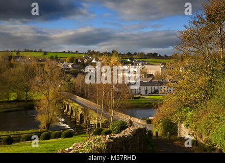 Im klassischen Stil Straßenbrücke über den Fluss Nore, gebaut 1763, auf dem Gelände der früheren Brücke, Birr, County Kilkenny, Irland Stockfoto