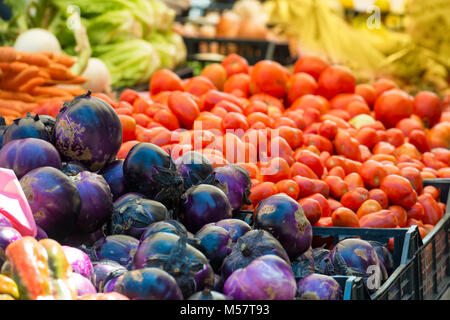 Frisches Gemüse auf dem Markt Stockfoto