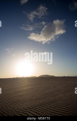 Sonnenuntergang im Parque Natural de Corralejo, Fuerteventura, Kanarische Inseln, Spanien, Europa, Afrika. Stockfoto