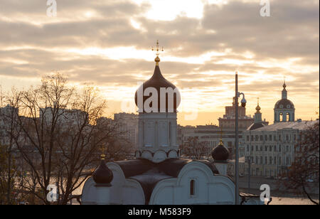 November 13, 2017 Moskau, Russland, die Kirche der Empfängnis der hl. Anna in Zaryadye Park in Moskau. Stockfoto