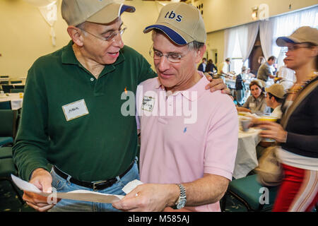 Miami Beach Florida, Temple Beth Sholom, Synagoge, jüdisch, Mitzvah-Wochenende, Freiwillige Freiwillige Community Service ehrenamtliche Arbeit Arbeiter, teamwo Stockfoto