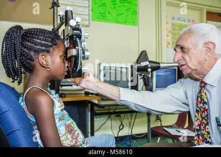 Miami Florida, Overtown, Frederick Douglass Elementary School, Campus, Temple Beth Sholom Mitzvah Wochenende, Gemeindedienst, jüdisch, Freiwillige CO Stockfoto