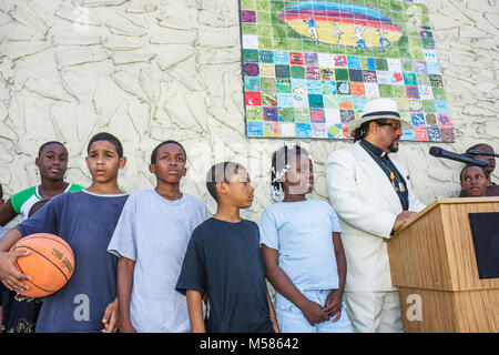 Miami Florida, Liberty City, African Square Park, Innenstadt, niedriges Einkommen, Armut, Wirtschaft, Wandfliesen, Widmungszeremonie, Schwarze Afrikanische Afrikaner eth Stockfoto