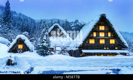 Shirakawa-go-Dorf im Winter, UNESCO-Welterbestätten, Japan. Stockfoto
