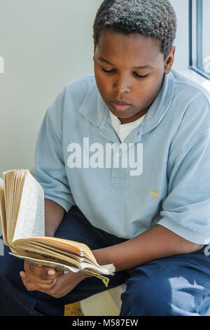 Miami Florida, Arscht Performing Arts Center, Center, The Miami Herald Spelling Bee, Test, Prüfung, Wettbewerb, Black Boy Boys, Male Kid Kids child children you Stockfoto