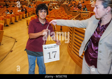 Miami Florida, Arscht Performing Arts Center, Center, The Miami Herald Spelling Bee, Test, Prüfung, Wettbewerb, Hispanic Latin Latino ethnischen Einwanderer immigrant Stockfoto