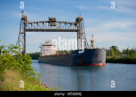 Die Algoma Geist Bulk Carrier, der durch die Welland Canal Stockfoto