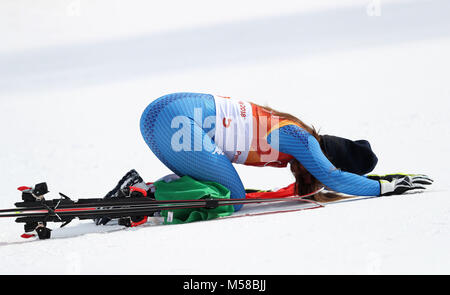 Italiens Sofia Goggia feiert ihr die Goldmedaille in der Abfahrt der Frauen an der Jeongseon Alpine Center während der Tag zwölf der Olympischen Winterspiele 2018 PyeongChang in Südkorea. Stockfoto