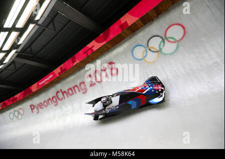 Die USA Jamie Greubel Poser (Pilot) und Aja Evans in den beiden Frau Bob Heat3 bei den Olympischen Sliding Center konkurrieren während des Tages zwölf der Olympischen Winterspiele 2018 PyeongChang in Südkorea. Stockfoto