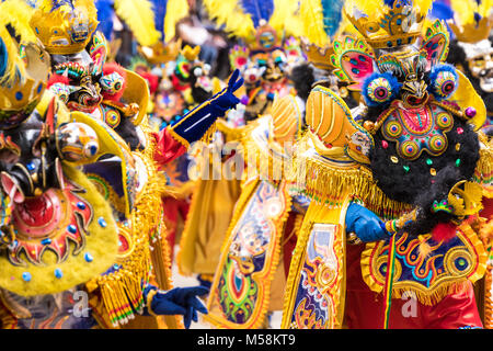 ORURO, BOLIVIEN - Februar 10, 2018: Tänzer in Oruro Karneval in Bolivien, als UNESCO-Weltkulturerbe Welt Heritag am 10. Februar 2018 in Oruro, Bolivi Stockfoto