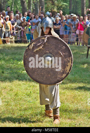 Smolensk, Russland - August 09, 2014, Bild der alten russischen Soldaten am Festival der historischen Rekonstruktion' Gnezdovo' Stockfoto