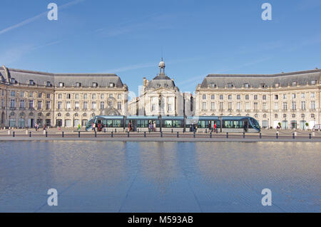 Bordeaux, Panoramaaussicht. Der Place de la Bourse" in Bordeaux wurde von der königlichen Architekten Jacques Ange Gabriel zwischen 1730 und 1775 entworfen Stockfoto