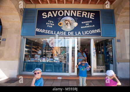 Marseille, Frankreich. Marseille Seife shop, Vieux Port. Stockfoto