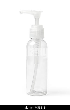 Leere farblos transparenten Kunststoff Flasche mit Pumpspray für kosmetische Produkte. Bild mit arbeitspfad. Stockfoto