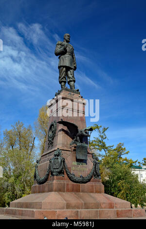 Statue von Alexander III. in Irkutsk, Sibirien, Russland als "Friedensstifter" bekannt. Die Statue mit einem doppeladler. Stockfoto