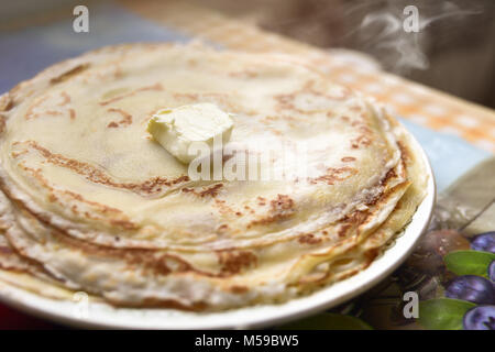 Frisch Pfannkuchen gemacht. Frühstück Ideen. Amerikanisches Essen, guten Morgen Stockfoto