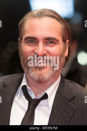 Berlin, Deutschland. 20 Feb, 2018. Joaquin Phoenix der Premiere von 'Don't Sorge nimmt er viel nicht zu Fuß" während der 68. Internationalen Filmfestspiele Berlin, Berlinale, bei Berlinalepalast in Berlin, Deutschland, am 20. Februar 2018. - Keine LEITUNG SERVICE-Credit: Hubert Boesl/dpa/Alamy leben Nachrichten Stockfoto