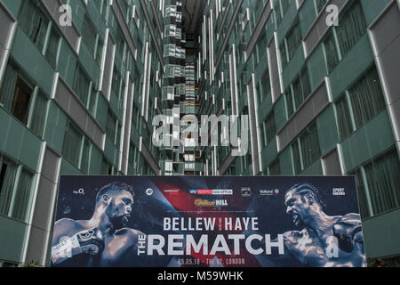 London, Großbritannien. 21. Februar, 2018. Tony Bellew und David Haye treffen bei einer Pressekonferenz im Park Plaza Westminster Bridge. Organisiert von matchroom Boxen und Hayemaker Ringstar vor der neu geplanten rematch zwischen die Boxer in der O2 in London am 5. Mai. London, 21. Februar 2018. Credit: Guy Bell/Alamy leben Nachrichten Stockfoto