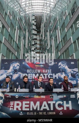 London, Großbritannien. 21. Februar, 2018. Tony Bellew und David Haye treffen bei einer Pressekonferenz im Park Plaza Westminster Bridge. Organisiert von matchroom Boxen und Hayemaker Ringstar vor der neu geplanten rematch zwischen die Boxer in der O2 in London am 5. Mai. London, 21. Februar 2018. Credit: Guy Bell/Alamy leben Nachrichten Stockfoto