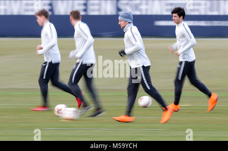 21. Februar 2018, Deutschland, Leipzig, Europa League, RB Leipzig gegen SSC Napoli, Runde der letzten 32. Leipziger Spieler Umgebung Emil Forsberg (3-L) in der abschließenden Praxis teilnehmen. Foto: Jan Woitas/dpa-Zentralbild/dpa Stockfoto