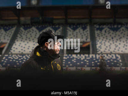 21. Februar 2018, Italien, Reggio nell'Emilia: Fußball, Europa League, Borussia Dortmund, Ausbildung: der Dortmunder Trainer Peter Stoeger leitet das Training Session in der Mapeo Stadion. Borussia Dortmund Gesichter Atalanta Bergamo in der Rückkehr der Europa League der Runde der letzten 32. Foto: Bernd Thissen/dpa Stockfoto