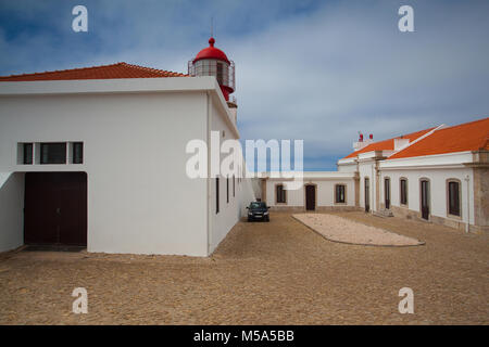 Sintra, Portugal, 5. Juli 2014: Leuchtturm von Cabo de Sao Vicente, Sagres, Algarve, Portugal. Cabo da Roca Leuchtturm war der erste Zweck gebaut ligh Stockfoto