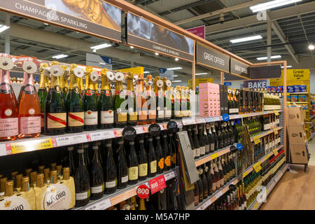 Alkohol auf Verkauf in einem Supermarkt, Irland