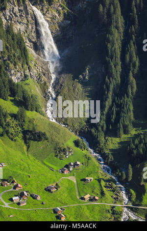 Stäubifall - 100 m, Alp Aesch, Uri, Schweiz Stockfoto