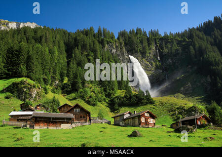 Stäubifall - 100 m, Alp Aesch, Uri, Schweiz Stockfoto