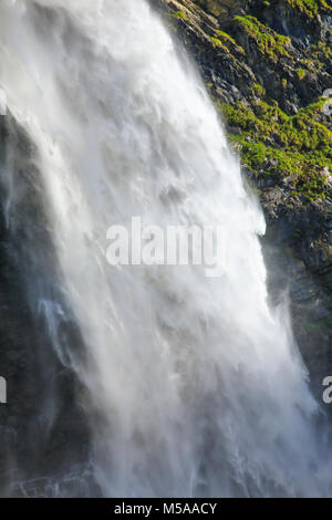 Stäubifall - 100 m, Alp Aesch, Uri, Schweiz Stockfoto