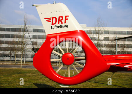 Magdeburg, Deutschland - 21. Februar 2018: Tail Rotor eines Helikopters der deutschen Luftrettung DRF vom Typ Airbus H 135. Stockfoto