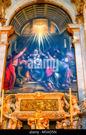 Tizian Herabkunft des Heiligen Geistes Malerei Altar von Santa Maria della Salute Kirche Basilika Venedig Italien. Im Jahre 1681 eingeweiht zu Unserer Lieben Frau von Gesundheit gebildet konkurriert Stockfoto