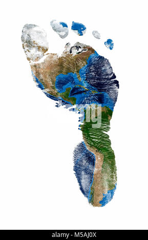 Echten Impressum von Kind Fuß mit einer Weltkarte der Nord- und Südamerika - auf weißem Hintergrund Stockfoto