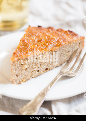 Scheibe der Glutenfrei (Mandeln Mehl) Apfelkuchen. Stockfoto