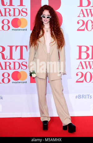 Jess Glynne Teilnahme an den Brit Awards in der O2 Arena in London. Stockfoto