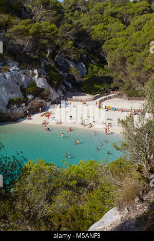 Erhöhten Blick auf Cala Macarelleta in Menorca, Balearen, Spanien Stockfoto