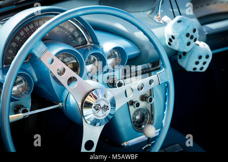 Lenkrad eines 1959 Chevrolet Corvette Stingray auf Anzeige bei "Autos am 5. th'Autoshow, Naples, Florida, USA Stockfoto