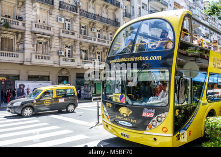 Buenos Aires Argentinien, Avenida Cordova, Hop-on-Hop-off, Sightseeing-Bus, Taxi, ARG171125234