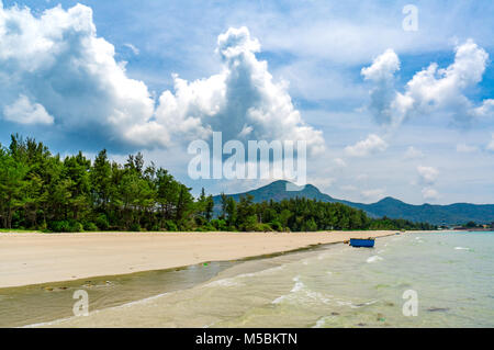 Tropical Beach, Con Dao Insel, Con Son Bay, Ba Ria Vung Tau, Vietnam. Panorama vom schönen Strand Stockfoto